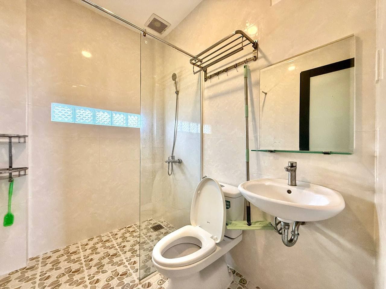 Căn hộ studio tại Nha Trang phía Nam với ban công và nội thất