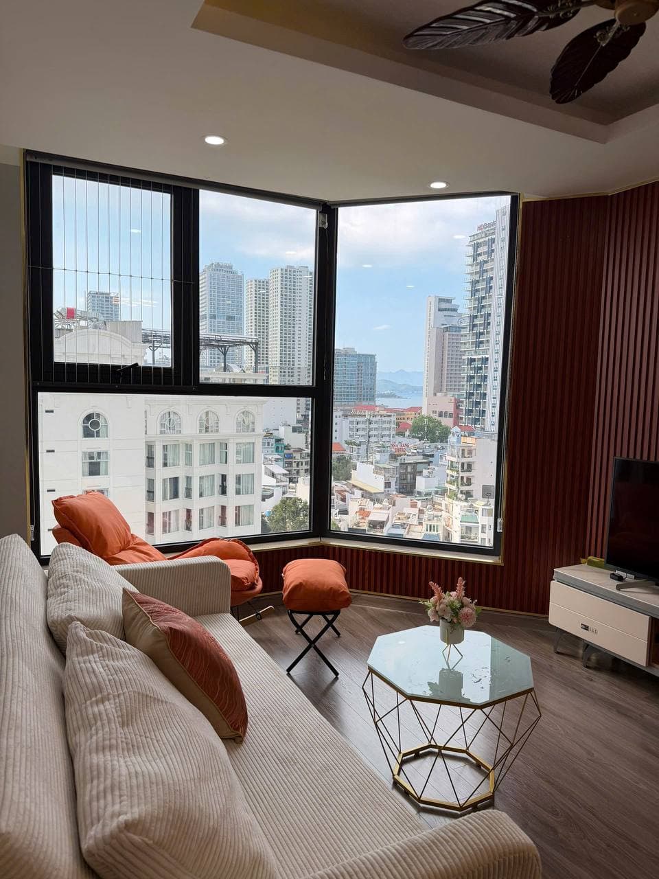 Căn hộ 2 phòng ngủ tại HUD, trung tâm Nha Trang