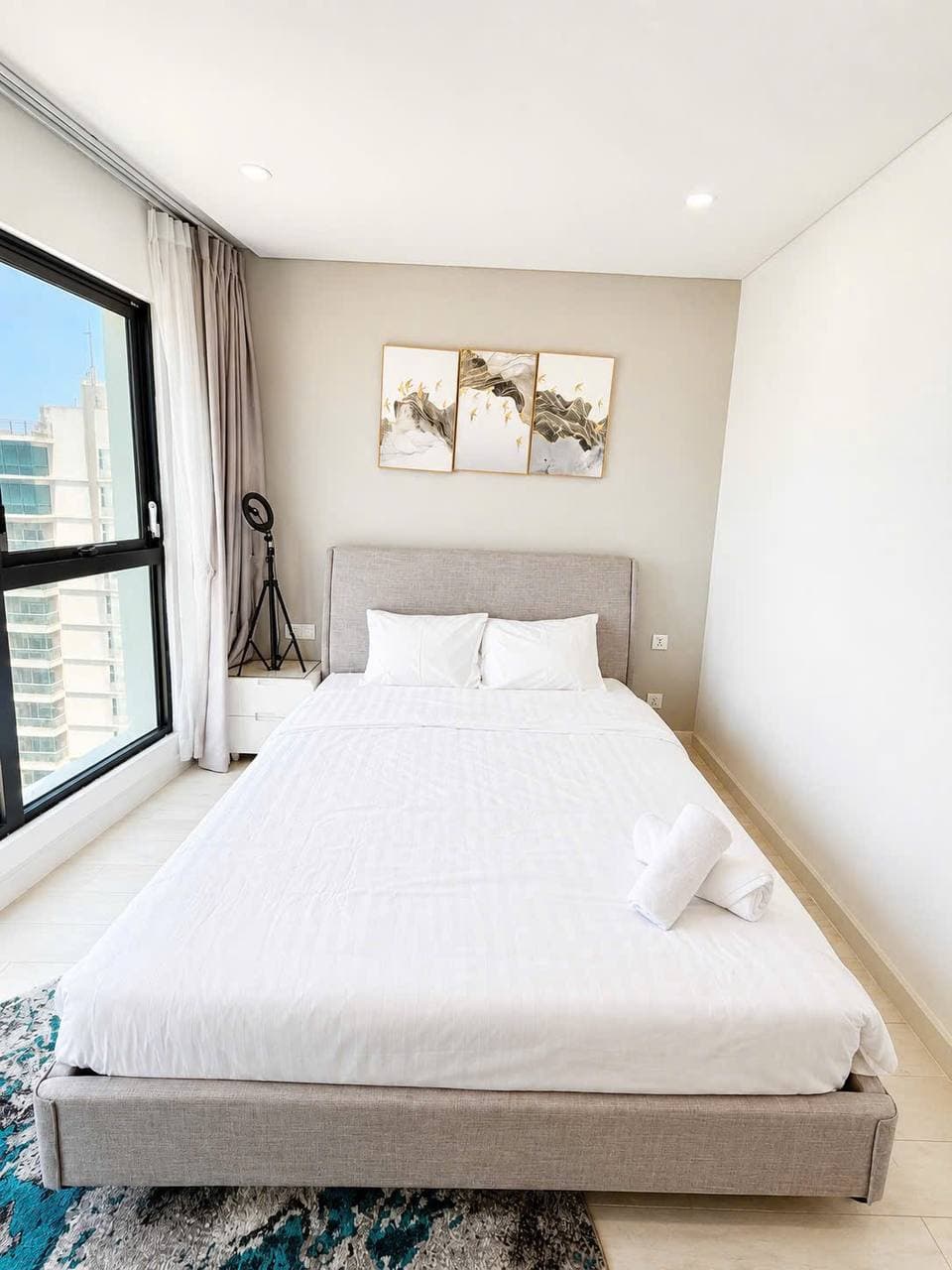 Căn hộ 2 phòng ngủ view biển Gold Coast, tháp phía Bắc