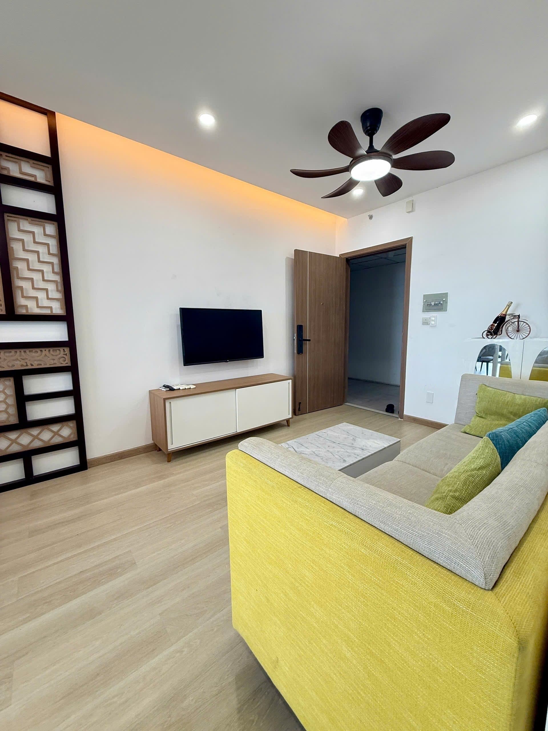 Căn hộ 2 phòng ngủ ngay sát biển, đầy đủ nội thất