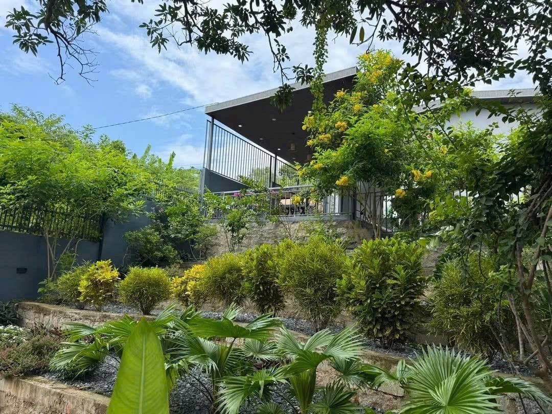 Cho thuê Biệt thự, 300 m², 2PN