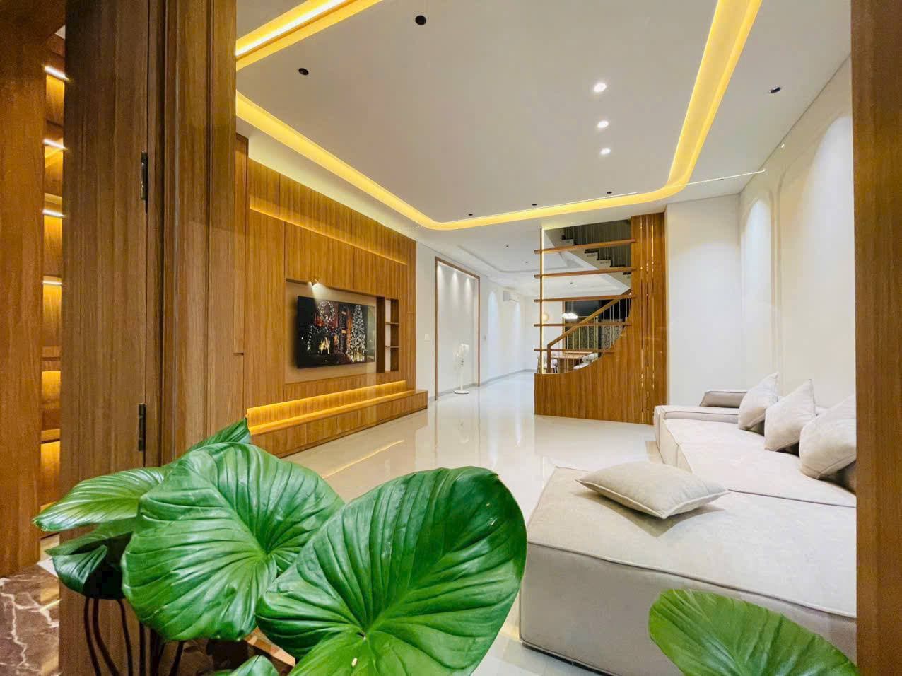 Cho thuê Biệt thự, 270 m², 4PN