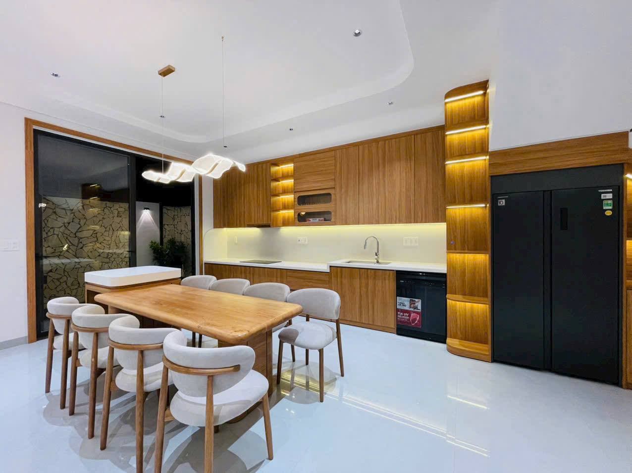 Cho thuê Biệt thự, 270 m², 4PN