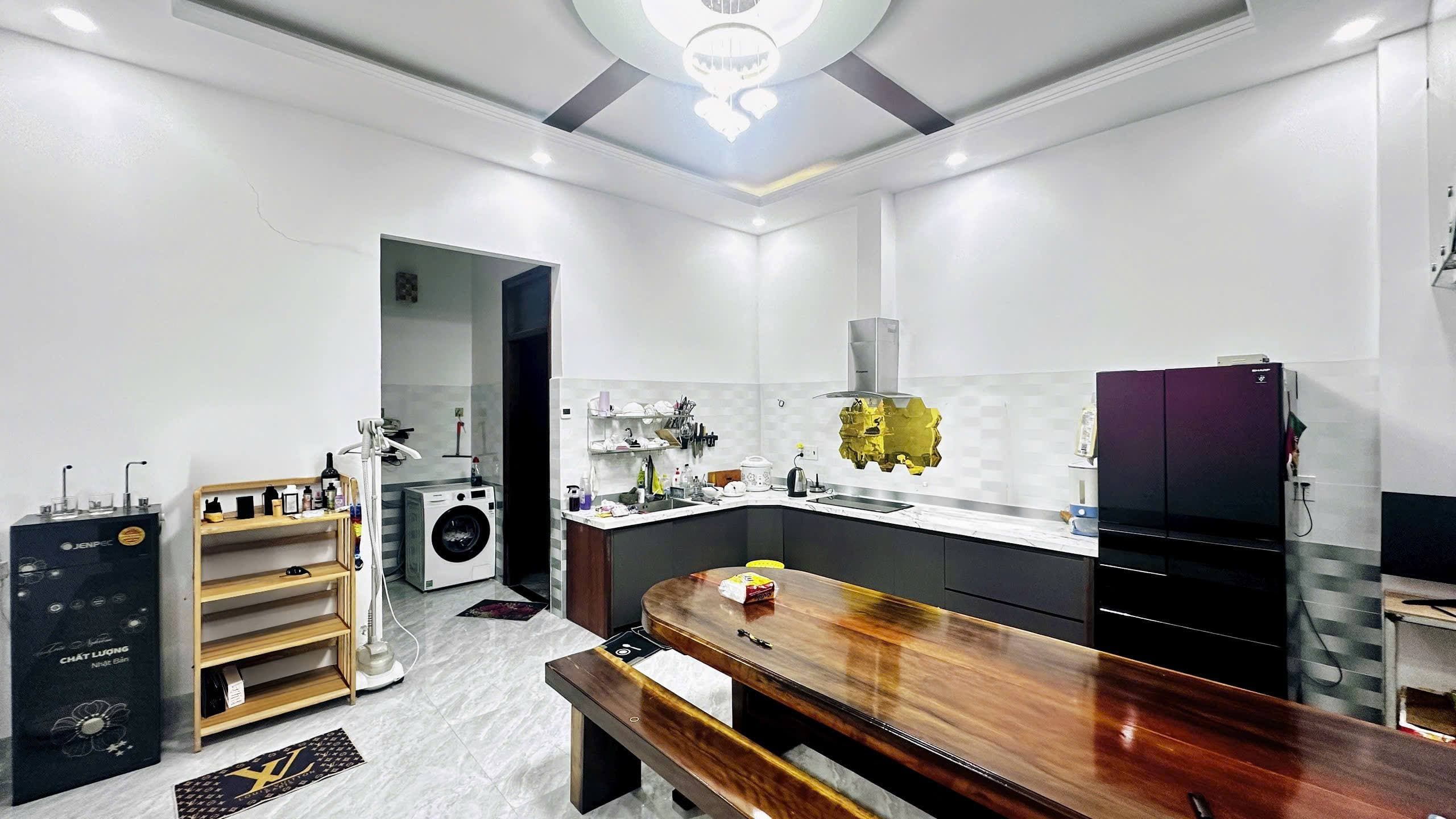 Cho thuê Biệt thự, 130 m², 1PN