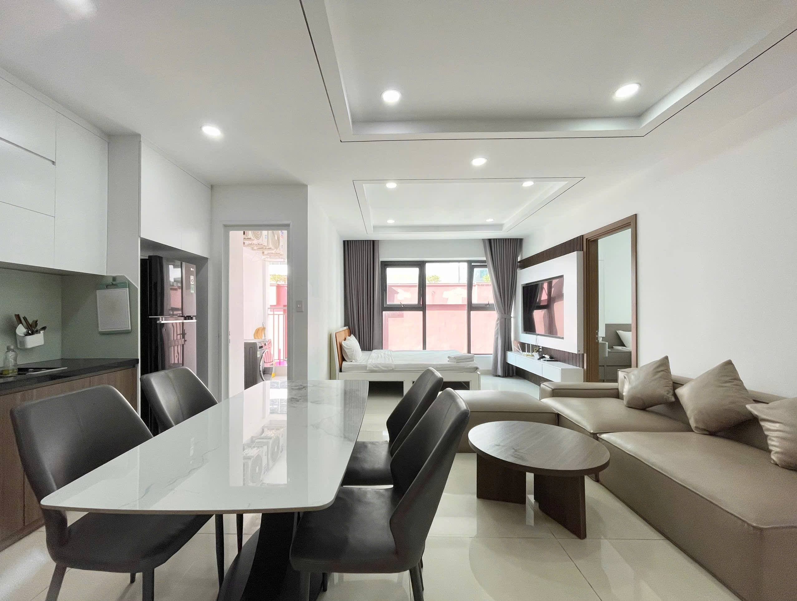 🩶🩶🩶🤍🤍🤍🤍
