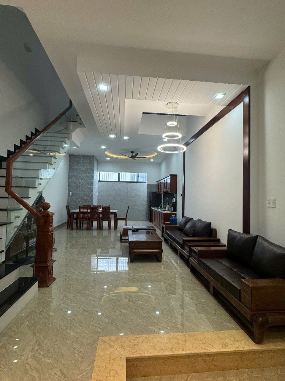 Cho thuê nhà 4 tầng tại Bắc Nha Trang