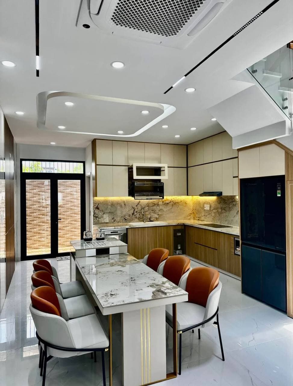 House for rent in West Nha Trang, 4 bedrooms, 4 bathrooms, 270 m²
