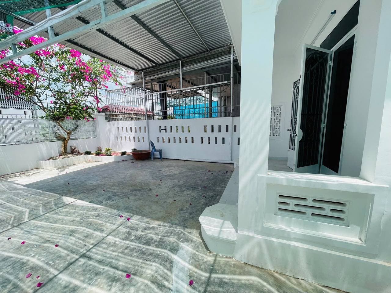 Cho thuê Căn hộ, 140 m², 2PN