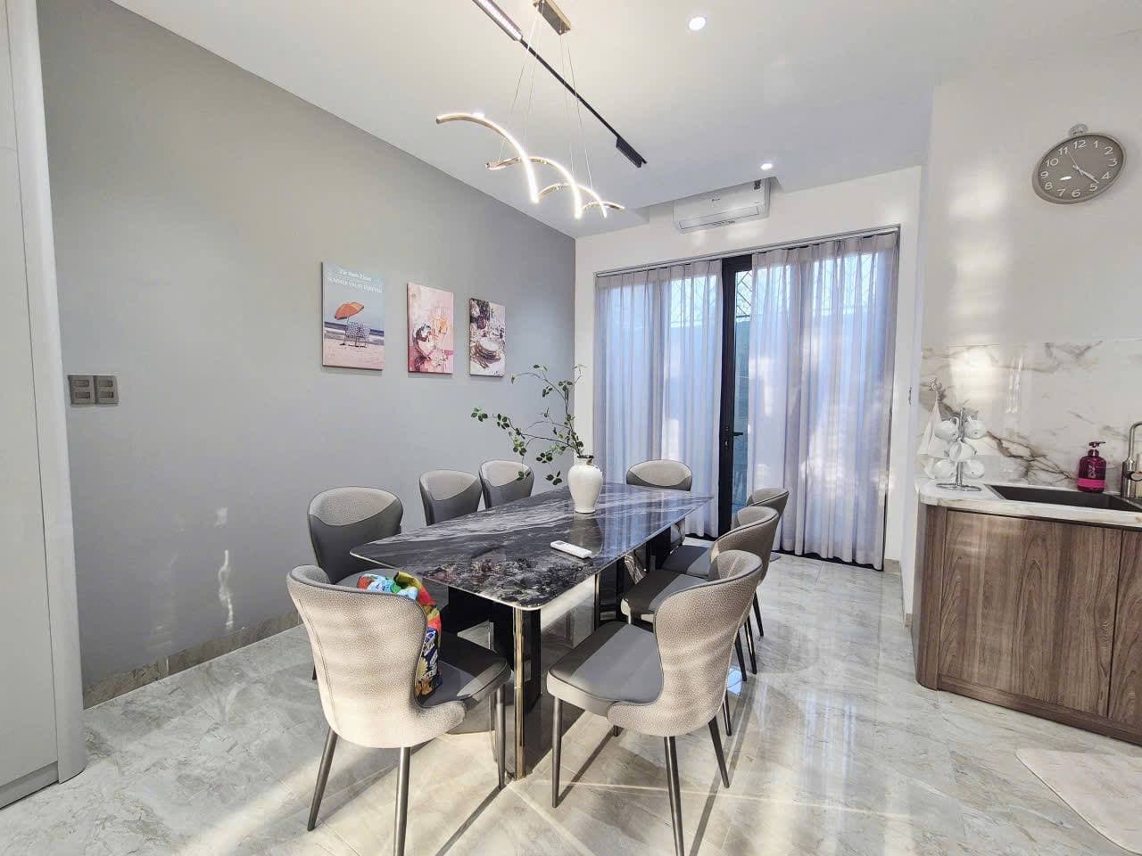 Apartment for rent, 270 m², 3 bedrooms